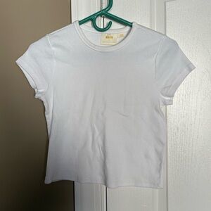 Maeve by Anthropologie Women’s Crop Short Sleeve T-Shirt. Size Large.